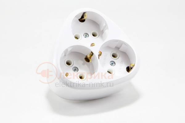 тройник 3гн. универсал 16А UNIVersal круглый