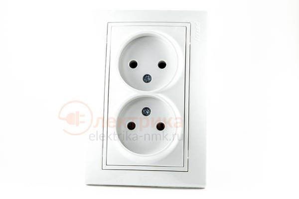 розетка 2 б/з бел. 16А 01-0202-128 Lezard