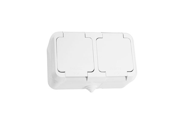 18354 розетка 2 с кр. нар. 16А MAKEL бел.