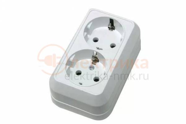 45182 розетка  2 с/з 16А нар. бел. МАКЕL