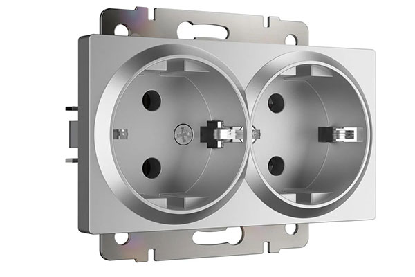 Werkel серебро  розетка 2 c/з 16А