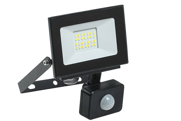 прожектор  50вт 6500К датчик IP65 СДО06-50Д IEK