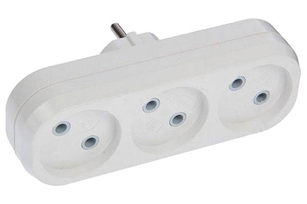 тройник 3 гнезда б/з 10А UNIVersal