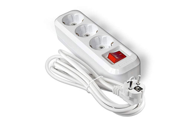 3гн.  2м с/з  удлинитель с выкл. 16A (ПВС3х1) UNIVersal