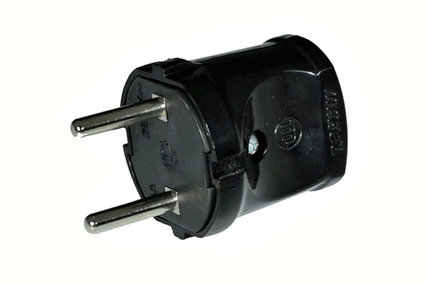 вилка черная 6А 220В Makel 10051