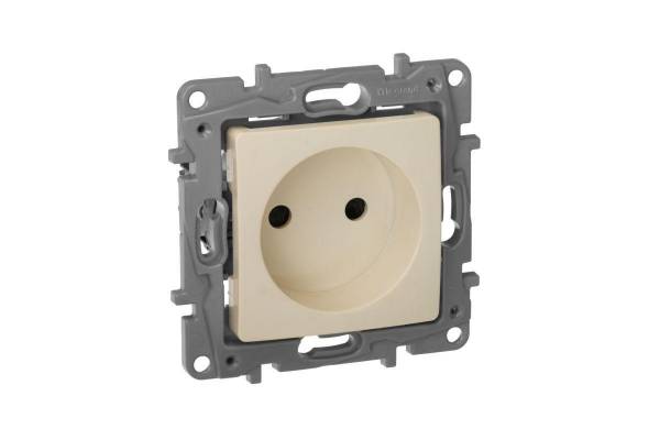 Механизм розетки 1-м СП Etika 16А IP31 250В 2P без заземл. защ. шторки немецк. стандарт винт. клеммы сл. кость Leg 672334