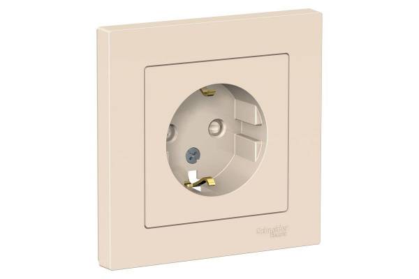 Розетка 1-м СП AtlasDesign 16А IP20 с заземл. защ. шторки в сборе беж. SchE ATN000244