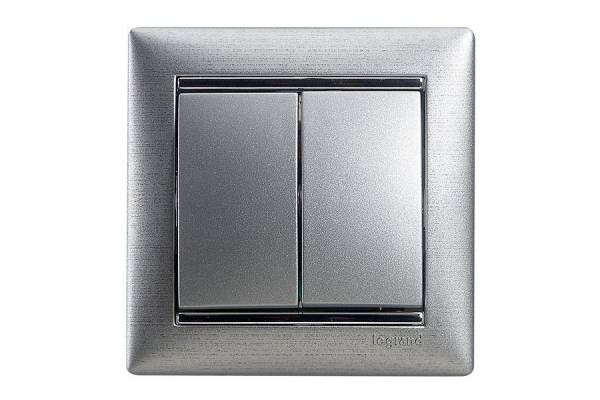 Механизм выключателя 2-кл. СП Valena 10А IP31 250В алюм. Leg 770105