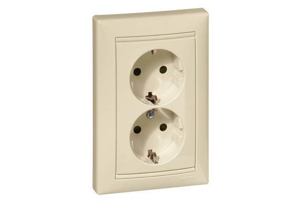 Розетка 2-м СП Valena 16А IP20 2х2P+E с заземл. защ. шторки немецк. стандарт в сборе сл. кость Leg 774371