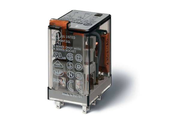 Реле миниатюрное универсальное электромеханич. монтаж в розетку 2CO 10А AgNi 230В AC RTI опции: кнопка тест + мех. индикатор FINDER 553282300040