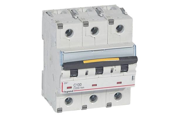 Выключатель автоматический модульный 3п C 100А 16кА DX3 10000 4.5мод. 400В Leg 409281