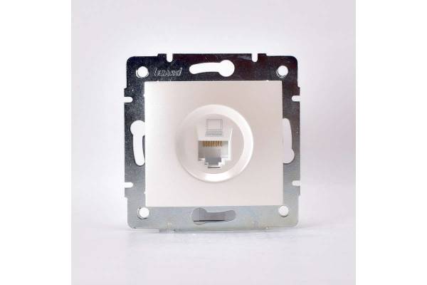 Механизм розетки компьютерной RJ45 1-м СП Karina жемчуж./бел. перламутр. LEZARD 707-3088-139